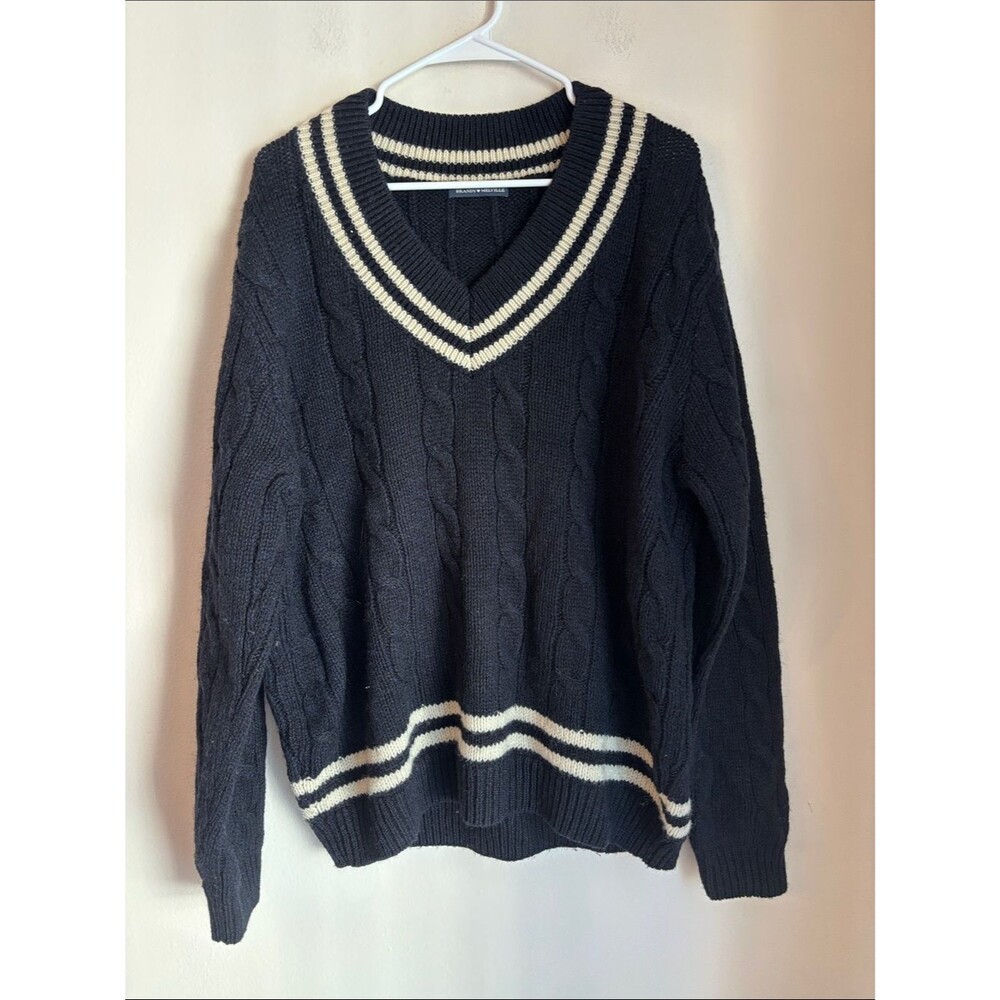Brandy Melville Women’s cable knit Chunky oversized collegiate v-neck sweater LG